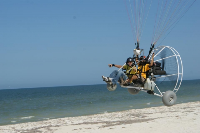  Voando na praia 